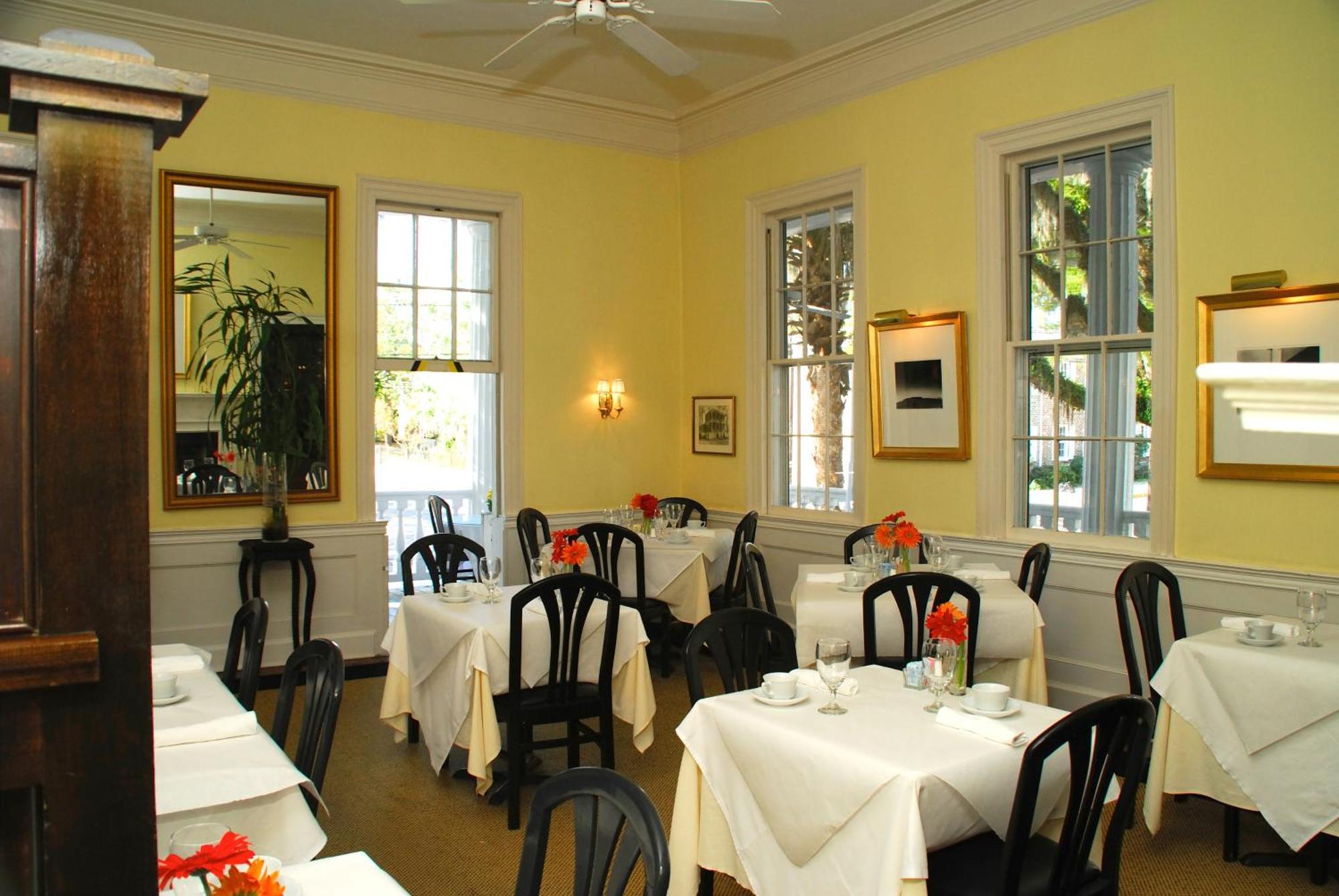 Rhett House Bed & Breakfast Beaufort Restaurant foto